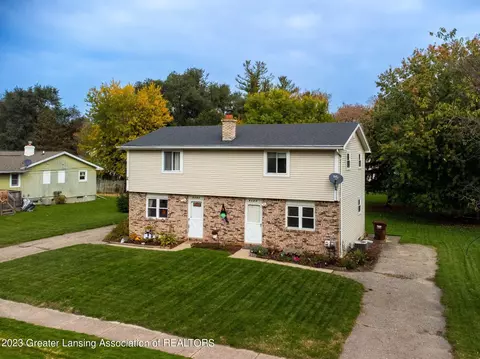 4242 Bond Ave, Holt, MI 48842