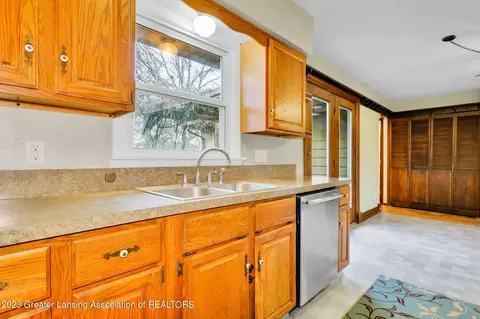 237 Theo Ave, Lansing, MI 48917 photo 11