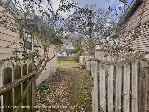 237 Theo Ave, Lansing, MI 48917 photo 24