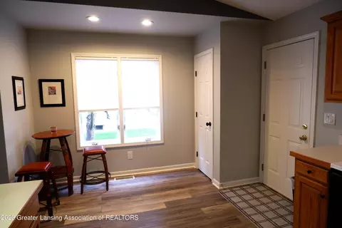 604 White Pine Blvd, Lansing, MI 48917 photo 7