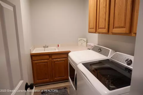 604 White Pine Blvd, Lansing, MI 48917 photo 22