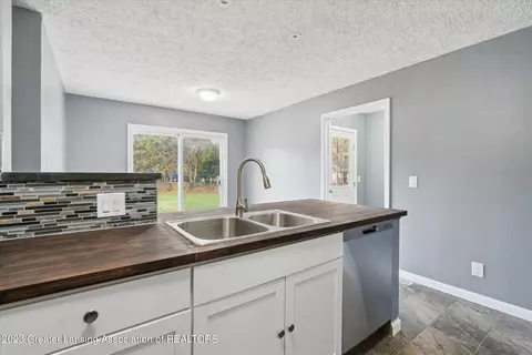 3337 Robinson Rd, Jackson, MI 49203 photo 19