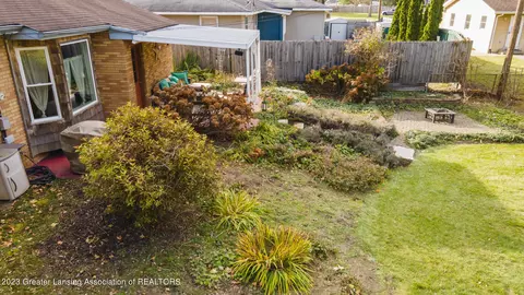 1322 Haslett Rd, Haslett, MI 48840 photo 25