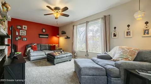 1322 Haslett Rd, Haslett, MI 48840 photo 4
