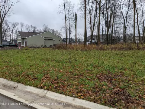 6642 Windford Ln, Grand Ledge, MI 48837