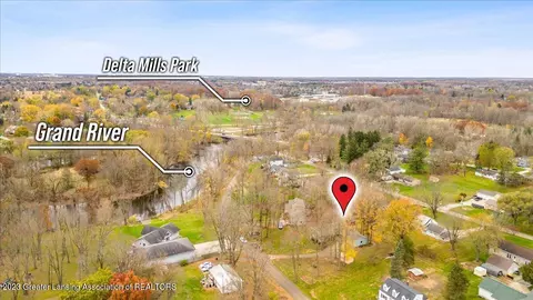 2921 Clinton Rd, Lansing, MI 48906
