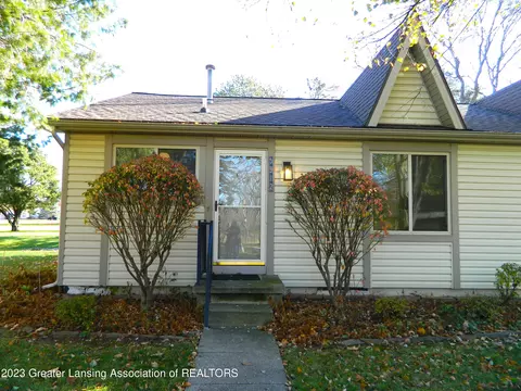 5912 Okemos Rd, Haslett, MI 48840