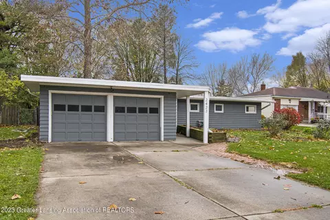 2423 Afton Pl, Lansing, MI 48906