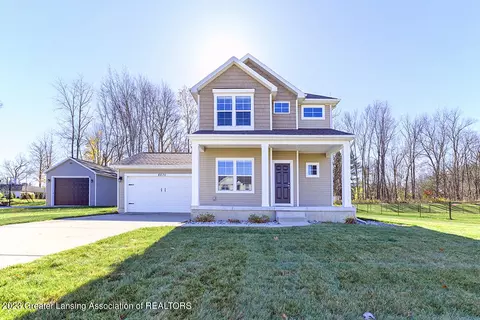 6675 Thunder Ln, Lansing, MI 48906