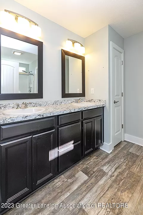 6675 Thunder Ln, Lansing, MI 48906 photo 21