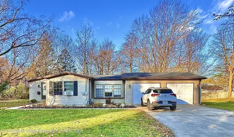 938 Division St, Owosso, MI 48867