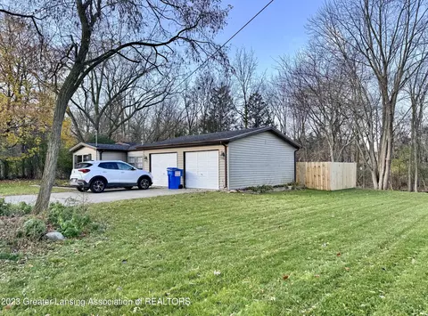 938 Division St, Owosso, MI 48867 photo 3