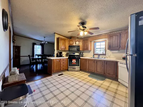 938 Division St, Owosso, MI 48867 photo 11