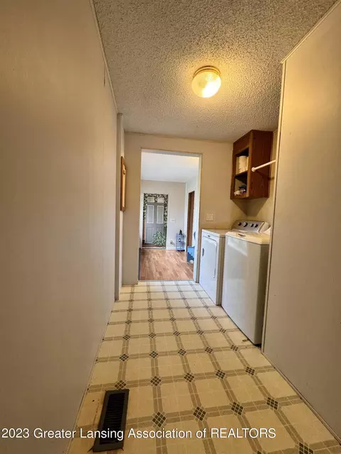938 Division St, Owosso, MI 48867 photo 7