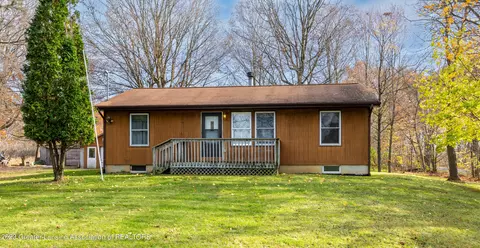 4991 Cooper Rd, Leslie, MI 49251