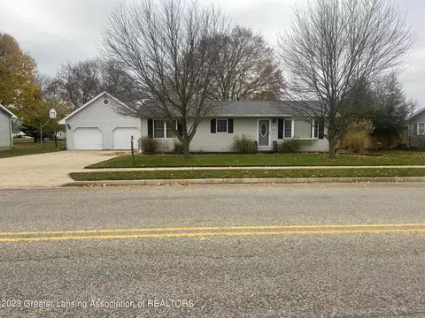 869 Lyons Rd, Portland, MI 48875