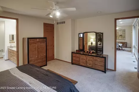 7864 Ashbrook Dr, Haslett, MI 48840 photo 26