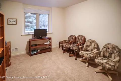7864 Ashbrook Dr, Haslett, MI 48840 photo 45