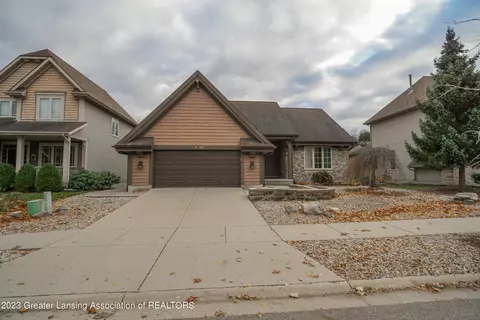 7864 Ashbrook Dr, Haslett, MI 48840 photo 3