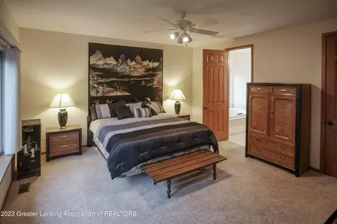 7864 Ashbrook Dr, Haslett, MI 48840 photo 25