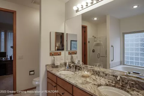 7864 Ashbrook Dr, Haslett, MI 48840 photo 32