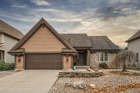 7864 Ashbrook Dr, Haslett, MI 48840