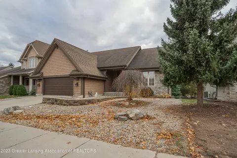 7864 Ashbrook Dr, Haslett, MI 48840 photo 4