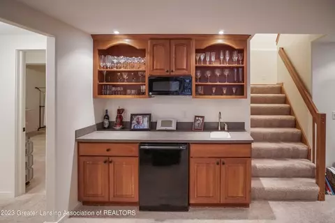 7864 Ashbrook Dr, Haslett, MI 48840 photo 42
