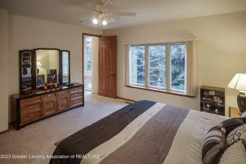 7864 Ashbrook Dr, Haslett, MI 48840 photo 28