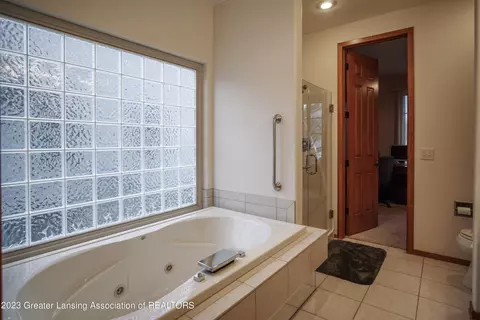7864 Ashbrook Dr, Haslett, MI 48840 photo 29