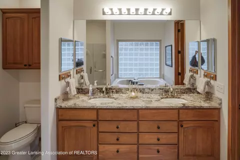 7864 Ashbrook Dr, Haslett, MI 48840 photo 33