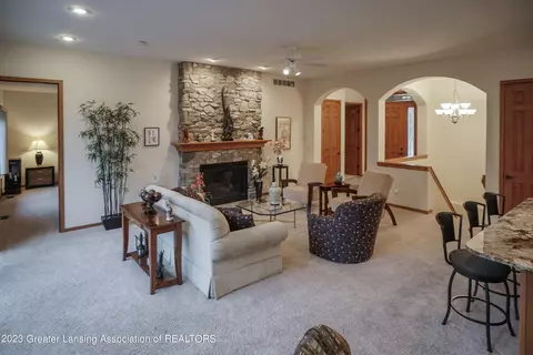 7864 Ashbrook Dr, Haslett, MI 48840 photo 12