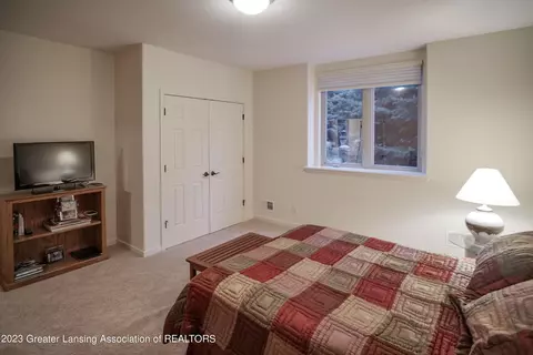 7864 Ashbrook Dr, Haslett, MI 48840 photo 50