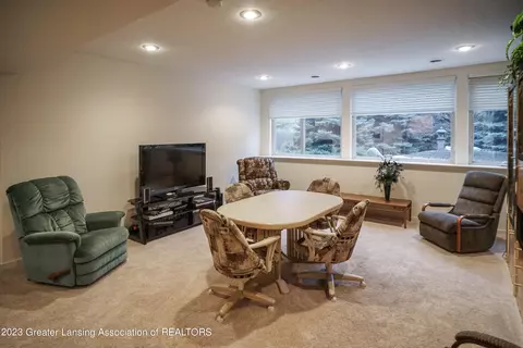 7864 Ashbrook Dr, Haslett, MI 48840 photo 38