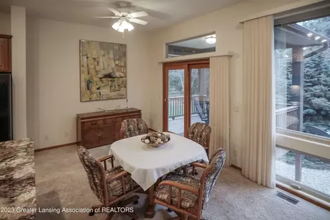 7864 Ashbrook Dr, Haslett, MI 48840 photo 17