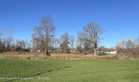 315 Hamman Dr, Eaton Rapids, MI 48827