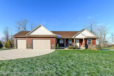 8551 Ironstone Dr, Dimondale, MI 48821