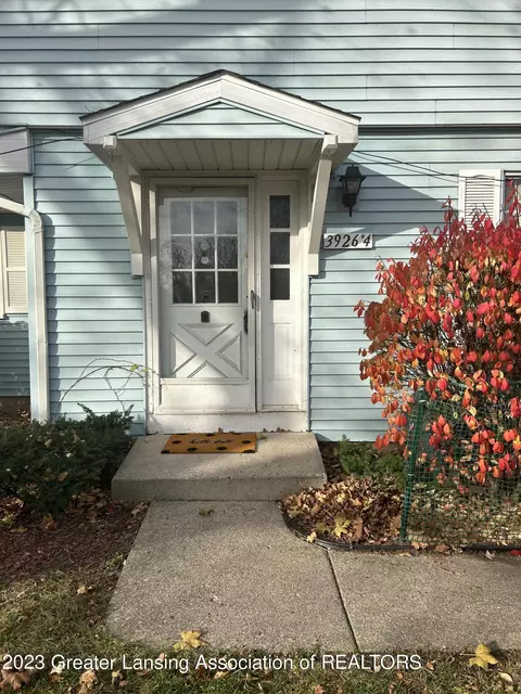 3926 Hunters Ridge Dr #4, Lansing, MI 48911