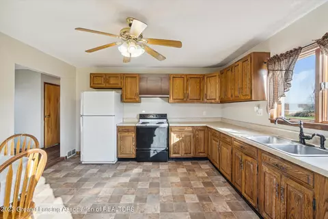 4513 Wright Rd, Leslie, MI 49251 photo 8
