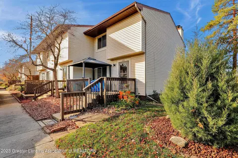 826 Armstrong Rd #19, Lansing, MI 48911