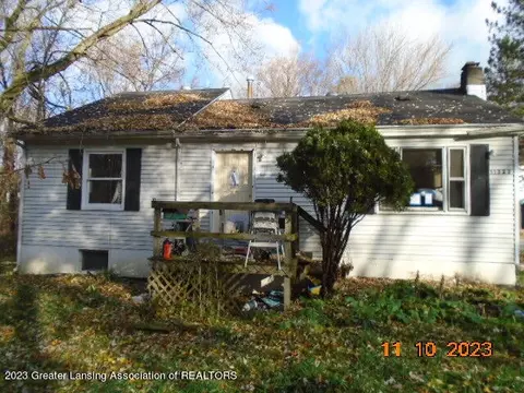 11323 W Jolly Hwy, Lansing, MI 48911
