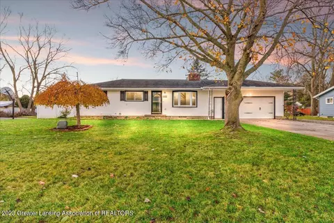 3707 Starlight Ln, Lansing, MI 48911