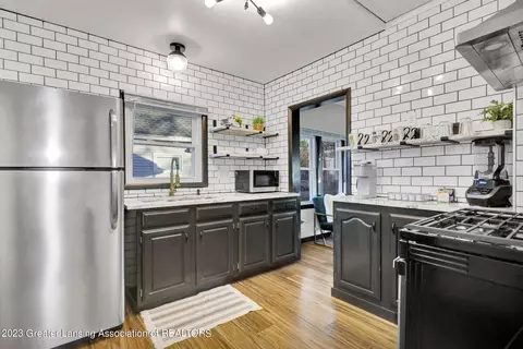 215 E Rouse St, Lansing, MI 48910 photo 14