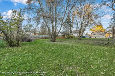 215 E Rouse St, Lansing, MI 48910 photo 26