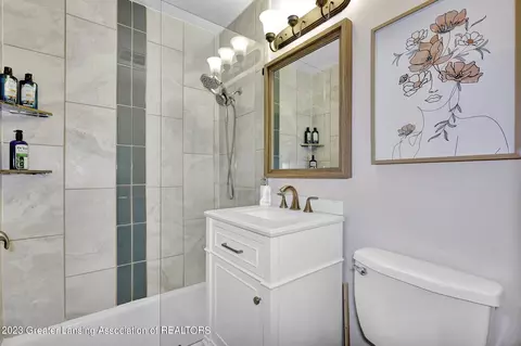 215 E Rouse St, Lansing, MI 48910 photo 12