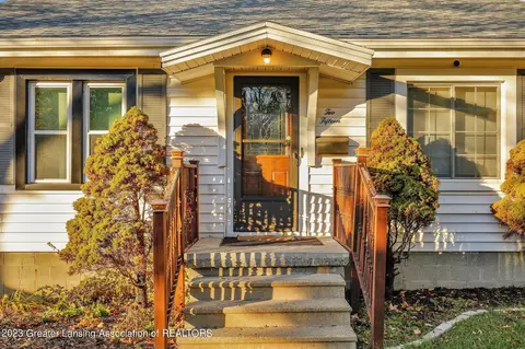 215 E Rouse St, Lansing, MI 48910 photo 3