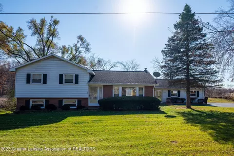 4589 E Berry Rd, Pleasant Lake, MI 49272