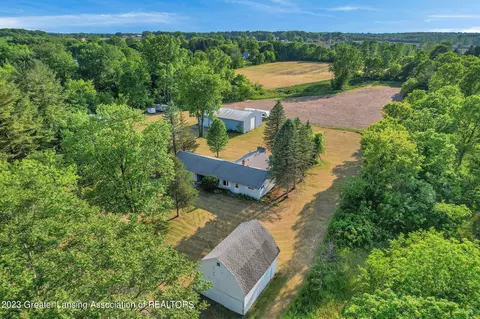 5765 N Canal Rd, Dimondale, MI 48821 photo 3