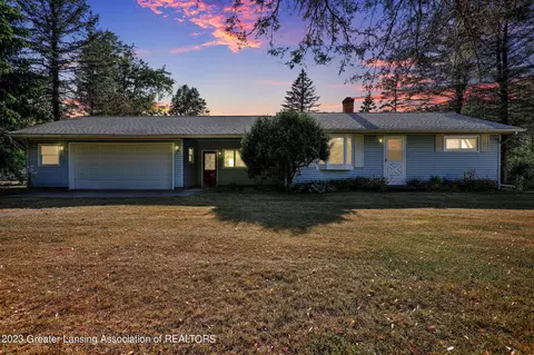 5765 N Canal Rd, Dimondale, MI 48821