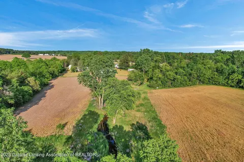 5765 N Canal Rd, Dimondale, MI 48821 photo 10